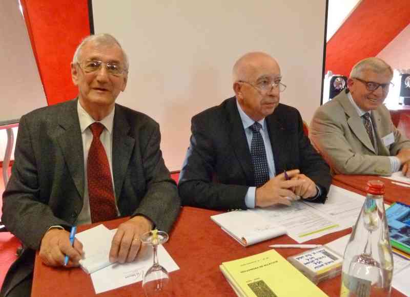 01_P1130154 (Clement).jpg - Le « Bureau »... presque au complet.